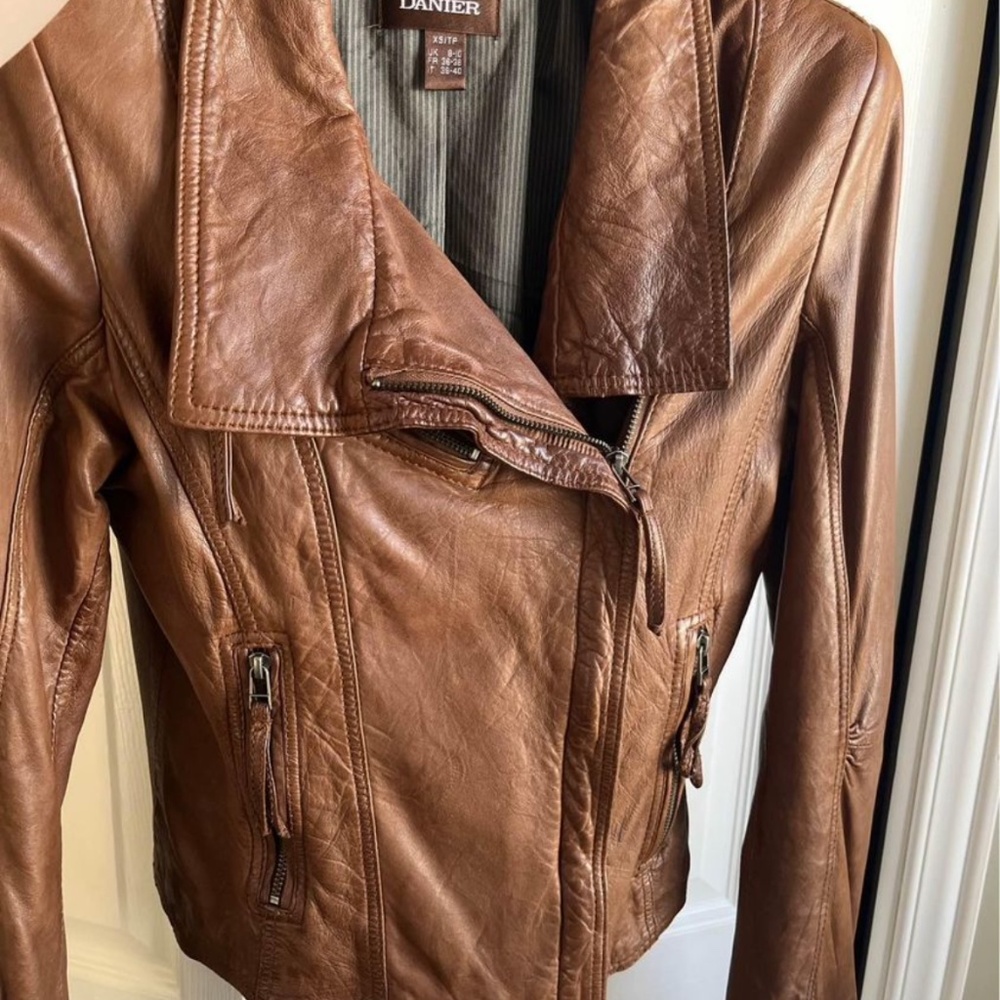 Danier lamb skin leather jacket - Picture 4 of 5